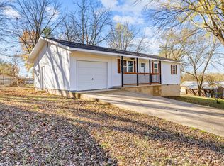 715 Hampton Ave, Ava, MO 65608