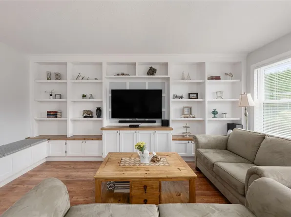 6123 Denali Dr, North Cowichan, BC V9L 5N4