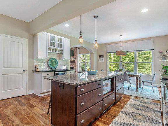 4th image of 5909 Stout Creek Ct NE