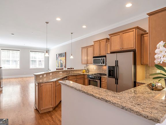 4th image of 58 Emerson Hill Sq