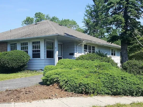 10 Caribbean Ct, Toms River, NJ 08753