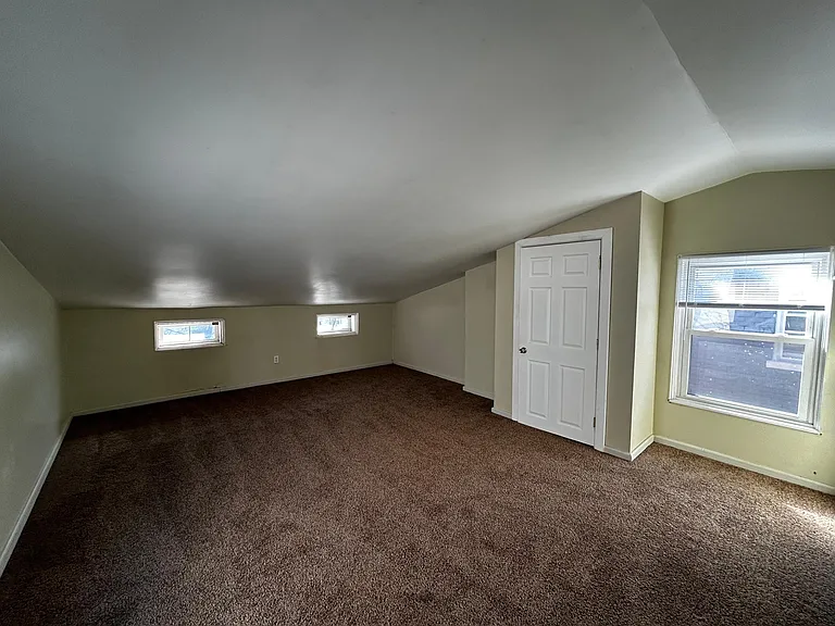 409 E 6th St #2 — Photo 15