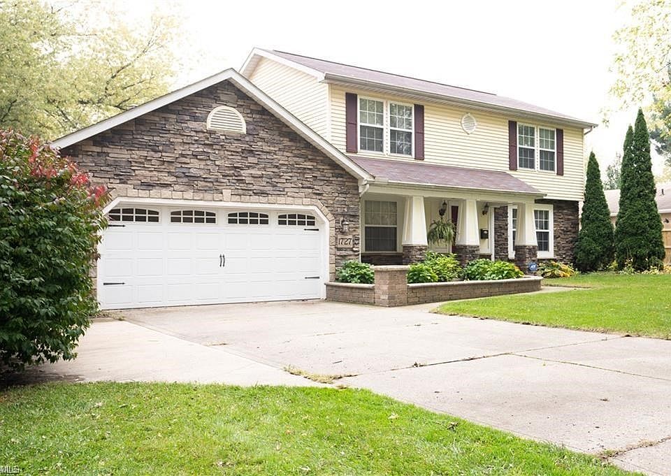 2nd image of 1727 Benjamin Rd