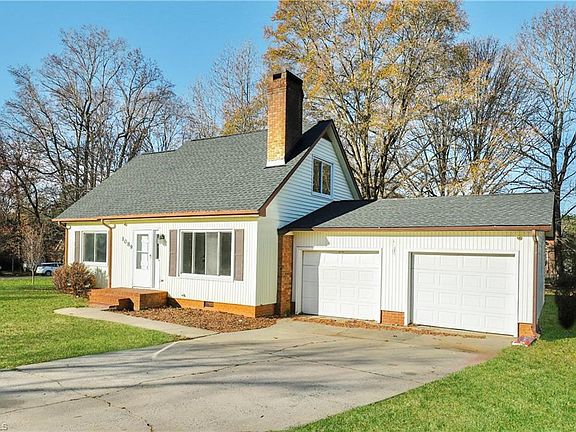 3rd image of 1089 Valley Dr