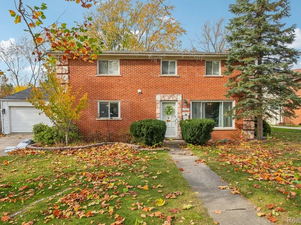 19211 Osmus St, Livonia, MI 48152