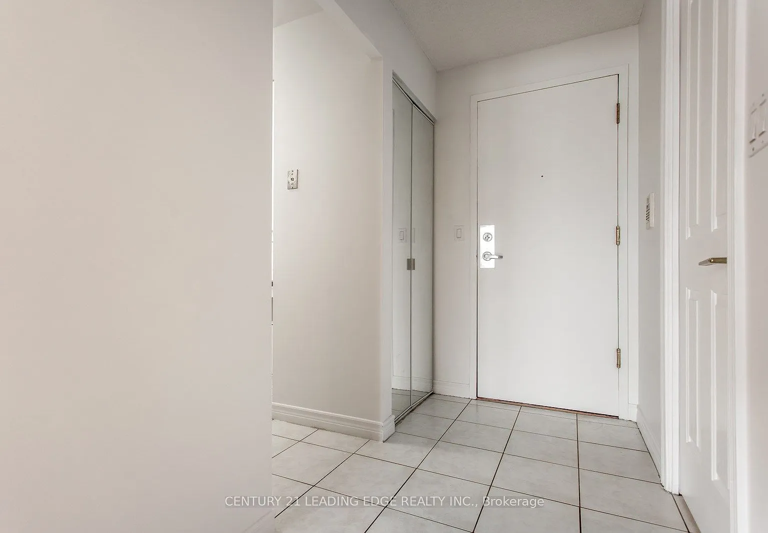 Tridel Consilium II — Photo 2