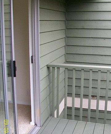 4th image of 912 N 165th St #8