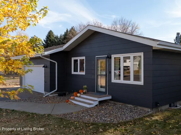 1244 9th St E, Dickinson, ND 58601