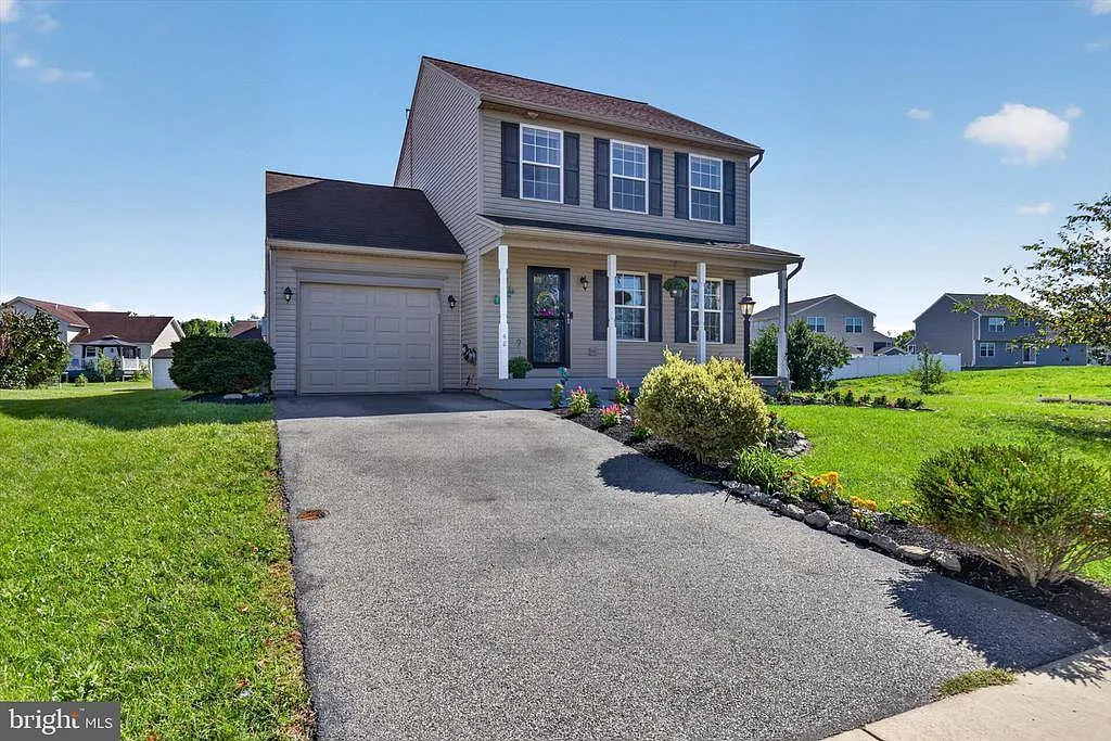 3 bed, 2.5 bath, 1276 sqft, $2,500 — Photo 2