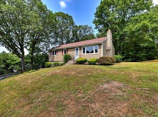 41 Ridge Dale Rd, Monroe, CT 06468