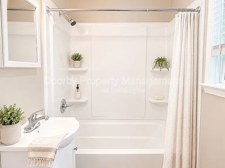 207 Memorial Dr #3 — Photo 3