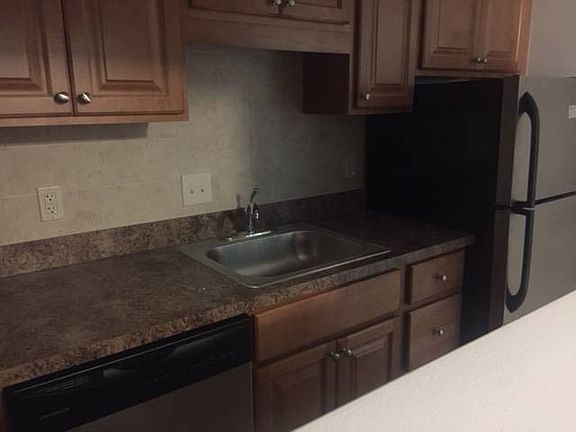 3rd image of 120-124 Cocasset St #120-2