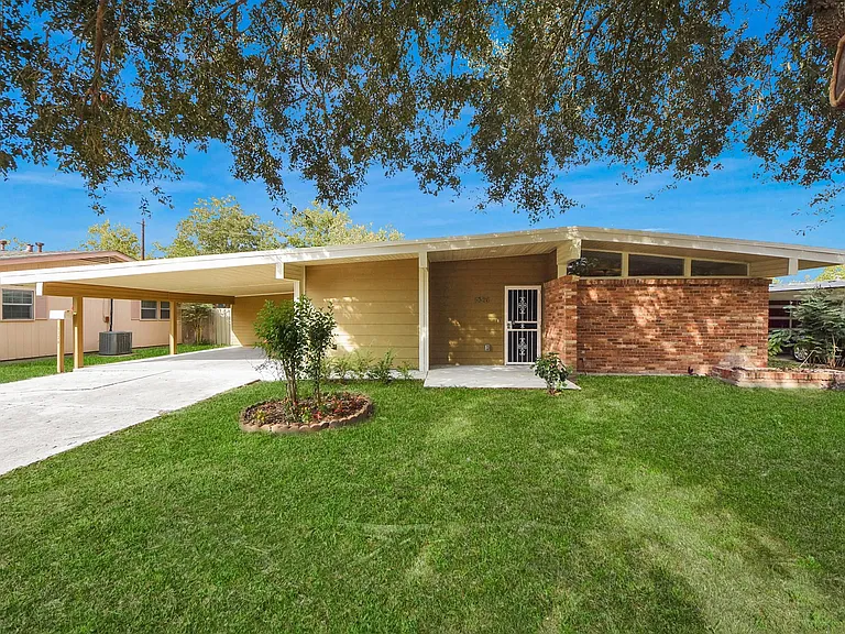 5326 Heatherbrook Dr — Photo 2
