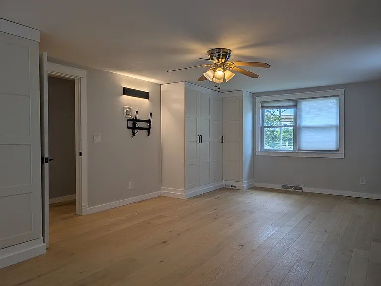 1575 W Butte Des Morts Beach Rd — Photo 31