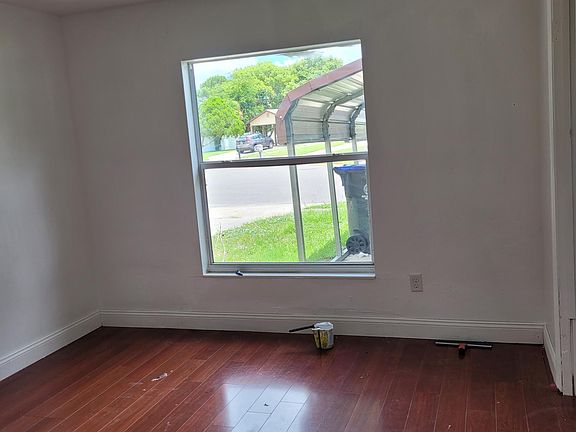 4th image of 1560 Bunker Hill Ct