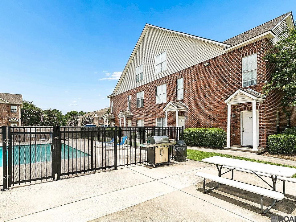 1st image of 4625 Burbank Dr APT 304