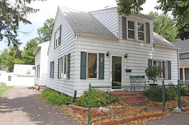 1st image of 239 Bernard St E