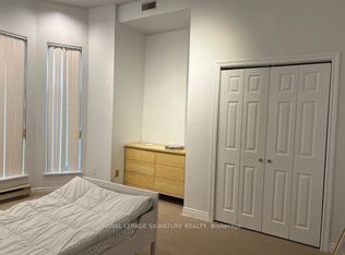 208 Carlton St, Toronto, ON M5A 2L1