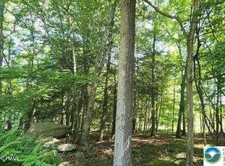 24 Green Meadow Dr, East Stroudsburg, PA 18302