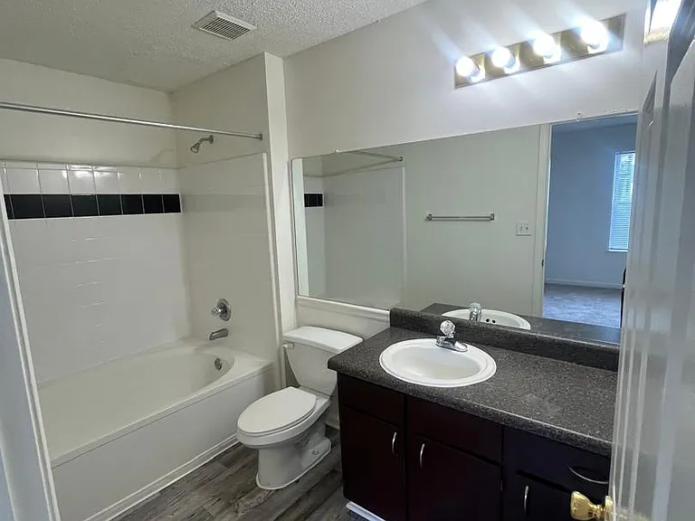 Wesley St. Claire Apartments at Lawrenceville — Photo 253