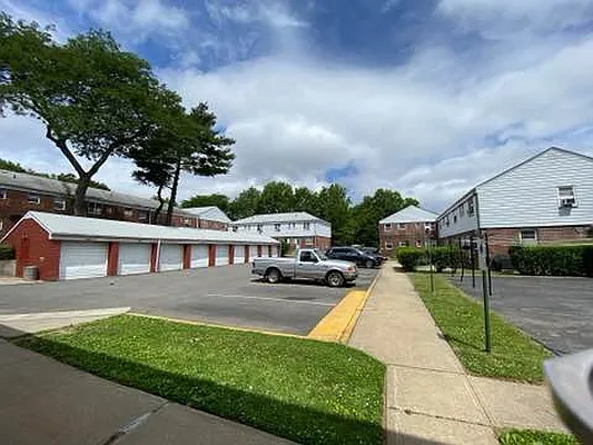 Sold by Winzone Realty Inc | media 26