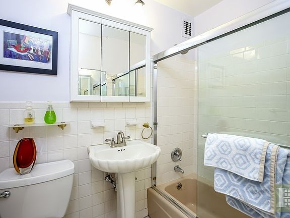 5th image of 555 Kappock St APT 18H