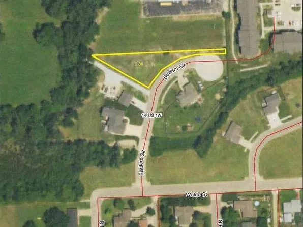 818 N Settlers Cir, Wellington, KS 67152