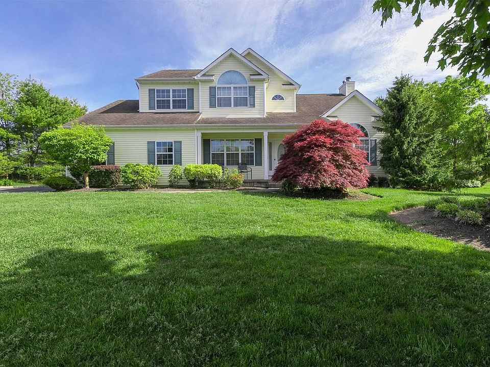 1st image of 16 Ashley Cir