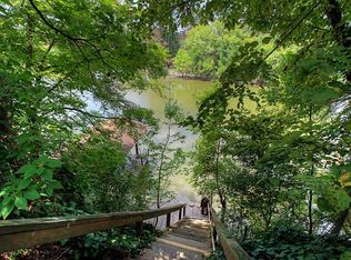 109 Hill Top Rd, Huntsville, TX 77320