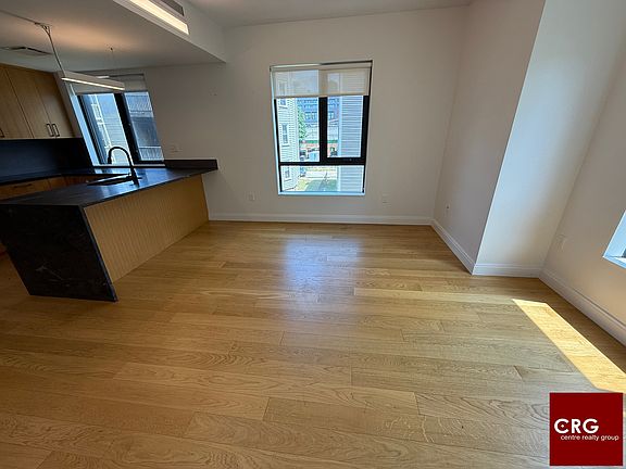 4th image of 83-84 Gardner St #201L