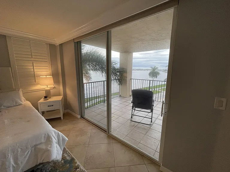 1801 N Flagler Dr #502 — Photo 15