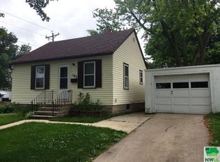103 E 9th St, Storm Lake, IA 50588