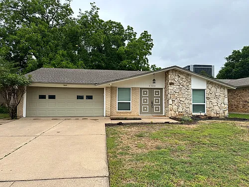 1103 Wildwood Dr Photo 1
