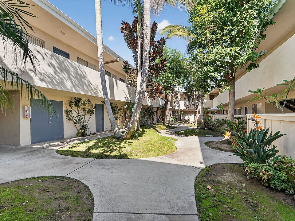 4131 Courtyard