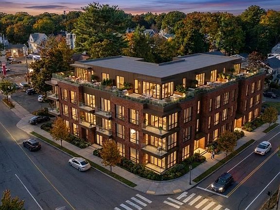 4th image of 1629 Centre St