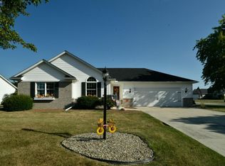 510 E Park St, Oak Harbor, OH 43449