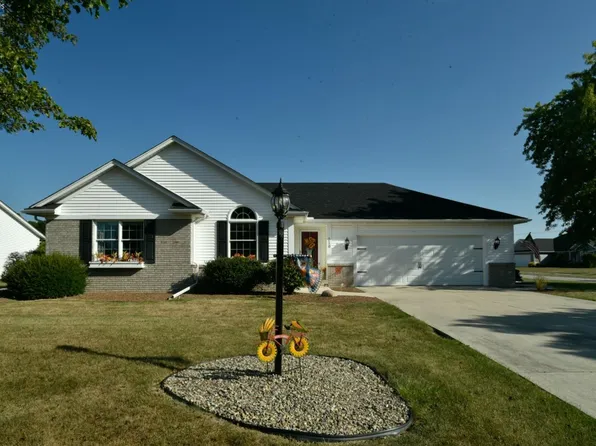 510 E Park St, Oak Harbor, OH 43449