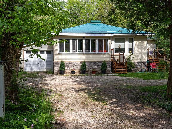 2nd image of 496 Berford Lake Rd