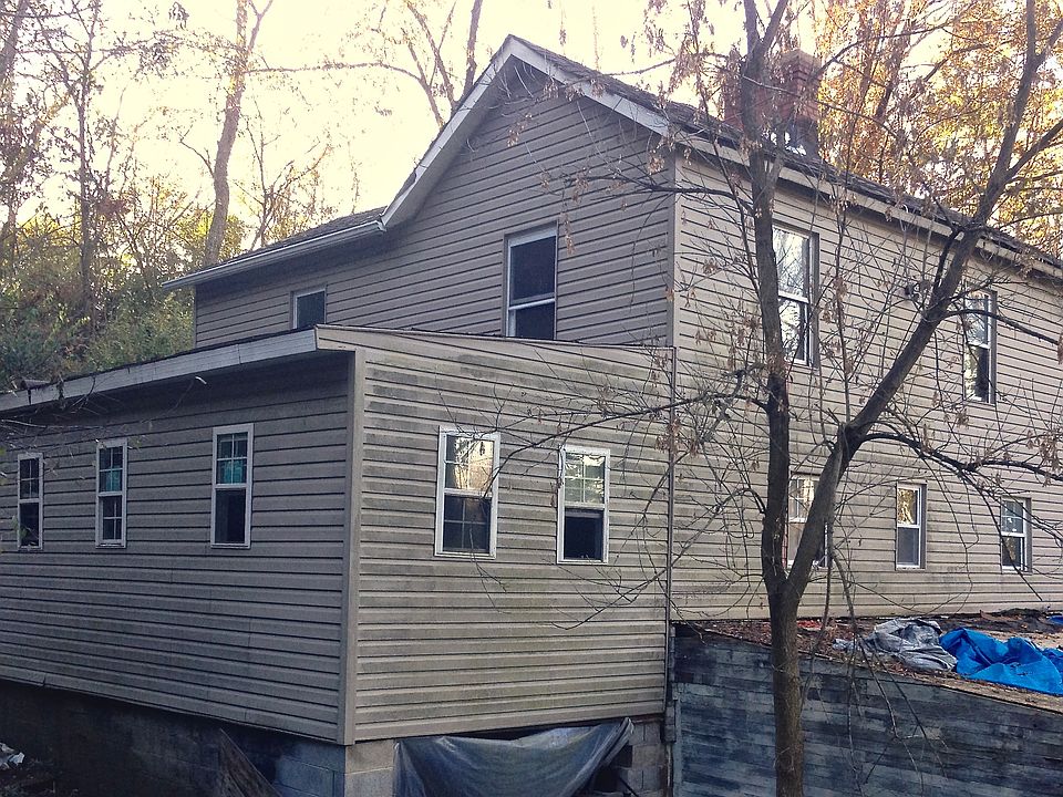 2nd image of 528 4th St