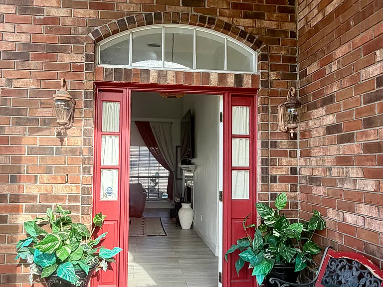 1144 Byerly Way — Photo 9