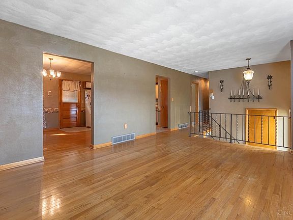 2nd image of 903 Dunaway St
