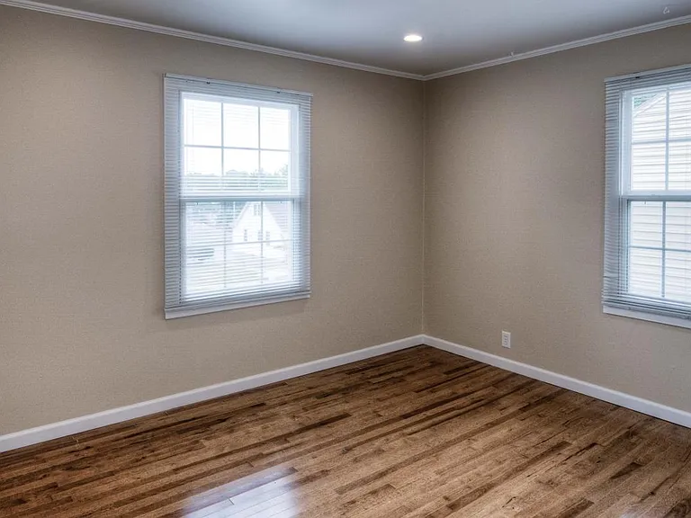4916 Hickory St — Photo 13