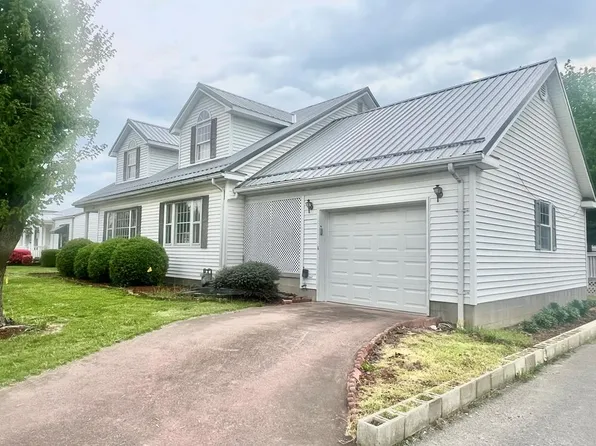 255 Oxford Street, Sistersville, WV 26175