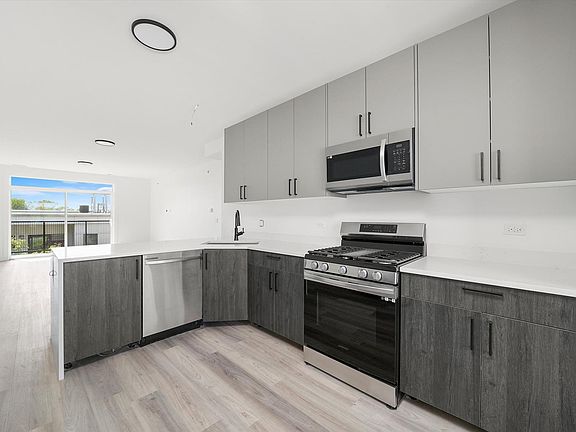 5th image of 2030 Greenwood St #103