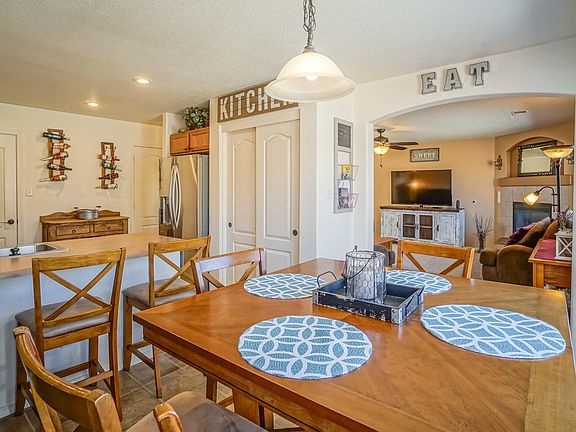 3rd image of 9909 Cerro Largo Pl NW