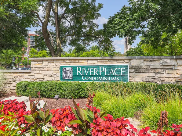 511 Aurora Ave Unit 619, Naperville, IL 60540