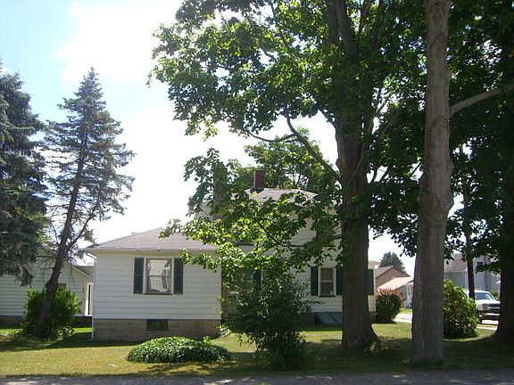 3rd image of 225 Conneaut St