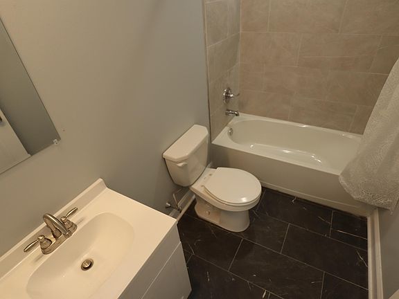 4th image of 1908 W Diamond St #3