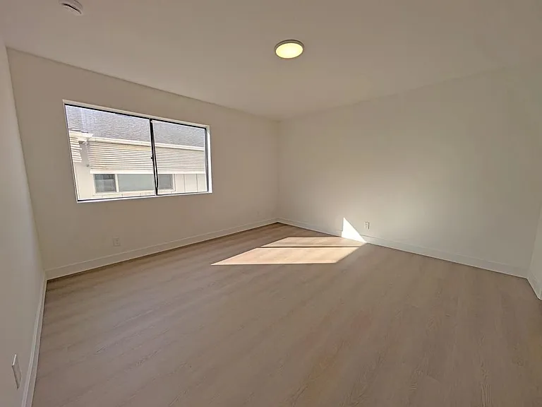 612 N 6th St #C — Photo 14