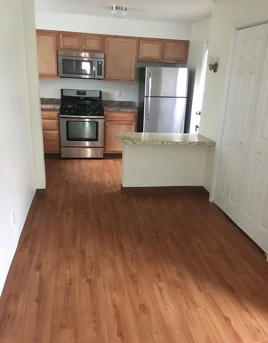 3 bed, 1232 sqft, $1,750 — Photo 4
